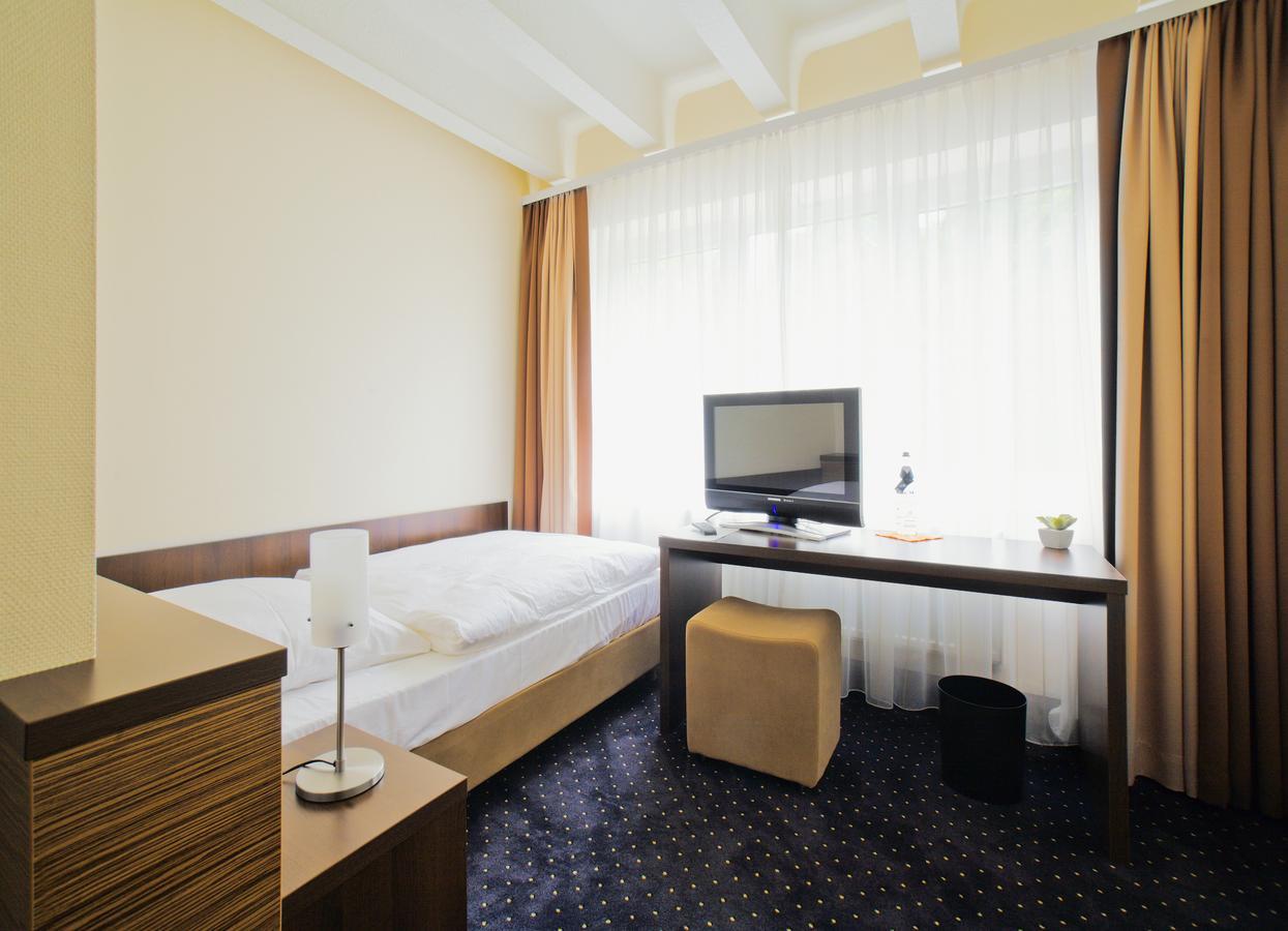 Hotel Silicium Höhr-Grenzhausen Exteriör bild